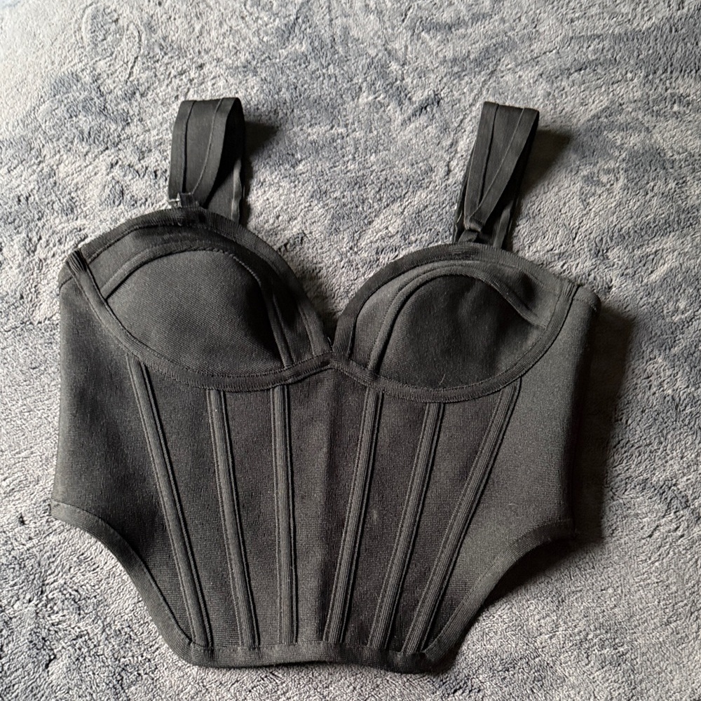 PrettyLittleThing Elegant Black Top